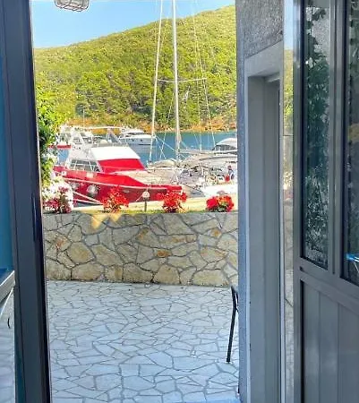 Guesthouse Porto Cres Esterno foto