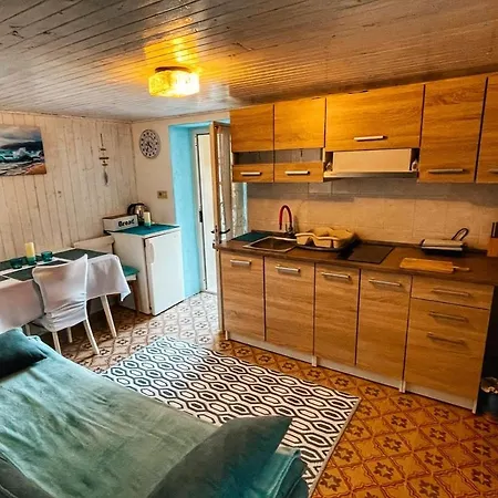 Guesthouse Porto Cres Esterno foto