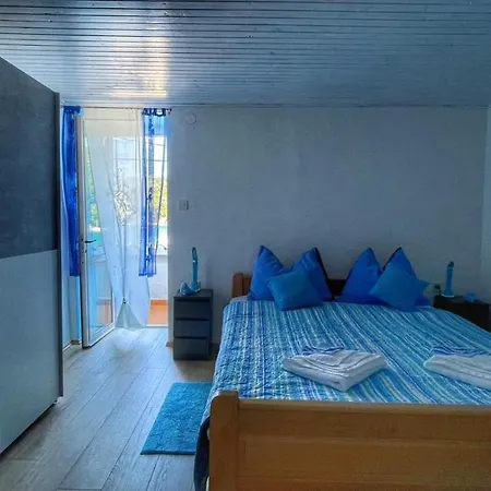 Guesthouse Porto Cres Esterno foto
